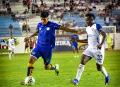 Manta sonríe: Delfín derrota a Liga de Quito y suma tres puntos clave.