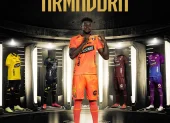 Gustavo Vallecilla defensa de Barcelona SC ante Macará.