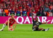 Kane de Bayern y Willian Pacho del PSG en la semifinal de la Champions.