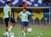 Neymar se alista para competir su cuarto Mundial de Fútbol.