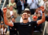 El desahogo de Alexander Zverev fue evidente tras el último punto que lo proclamó campeón de Roland Garros.