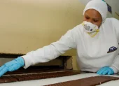 Fundada hace más de un siglo, La Universal es considerada una de las pioneras de la industria de confitería y derivados del cacao en Ecuador.