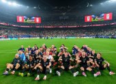 Los jugadores de la Selección de Noruega hicieron el "remo vikingo".