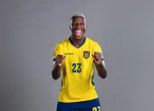 A la hora de las cábalas, Moisés Caicedo asegura que la mejor de su 'repertorio' es orar antes de cada partido.