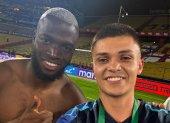 El influencer ecuatoriano Bocha Deportes no estará en el estadio Azteca. En la foto junto a Enner Valencia,