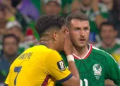 Piero Hincapié fue expulsado tras taparse la boca delante de Santiago Giménez en los minutos finales del Ecuador vs. México.