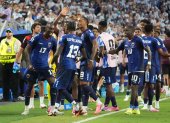 Jugadores de Cabo Verde celebraron el gol de Sidny Lopes Cabral ante Argentina.