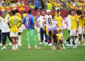 Jugadores de la selección colombiana tras la eliminación del Mundial a manos de Suiza.