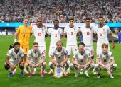 Jugadores de Inglaterra no pudieron en semifinales ante Argentina y se citaron por el tercer lugar ante Francia.