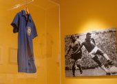 La prenda azul y con un 10 en el reverso era la estrella de una subasta de objetos históricos del fútbol y partía con una estimación en torno a los seis millones de dólares,