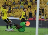 Darío Benedetto celebró el gol del empate de Barcelona SC ante Guayaquil City.