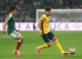 Piero Hincapié sufrió las nuevas reglas de la FIFA.