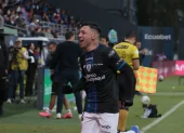 Matías Perelló festeja su gol en la goleada 3-0 ante Independiente del Valle.