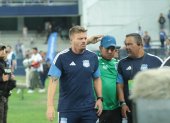 La cara del entrenador Cristian Nasuti lo dice todo, preocupa la situación del Bombillo.