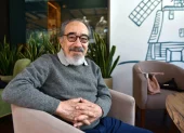 Jorge Ortiz es licenciado en leyes y periodista ecuatoriano. Ha publicado los libros Relatos para descifrar al mundo, Historias del mundo y Crónicas prodigiosas.