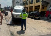 Vehículo con placas ocultas en Guayaquil recibe multa de $241.