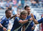 Luca Klimowicz (c) fue la figura de Emelec al marcar un doblete ante Técnico Universitario.