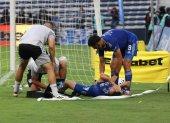 Juan Pablo Ruíz hizo el gol de Emelec, pero no pudo festejar por el golpe que se dio.