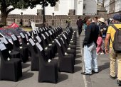 Pacientes y familiares participaron en un plantón en Ecuador para exigir al Estado garantías para la continuidad de los tratamientos de diálisis.