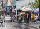 EL COMERCIO DE GUAYAQUIL SINTIÓ LOS EFECTOS DE LAS PROHIBICIONES DURANTE LAS FIESTAS DE NAVIDAD Y FIN DE AÑO |
GUAYAQUIL RECORRIDO POR LLUVIAS POR VARIOS PUNTOS DE LA CIUDAD PERIODISTA: JOSE PIZZA FECHA: 04/01/2021 Agencia (ag-extra)