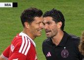 De Paul y Lewandowski se calentaron en los minutos finales de un partido que terminó con empate 1-1 en Chicago.