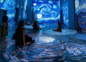 Las meditaciones, videos y demás recursos están disponibles en línea de manera gratuita.