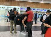El aeropuerto se convierte en un punto de partida para quienes contemplan dejar Guayaquil en busca de nuevas oportunidades.