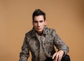 Alfonso Barek Orti, conocido artísticamente como Barek, es un cantautor, productor musical y empresario.
