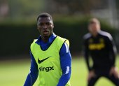 La fuerza de Ecuador en Inglaterra. Moisés Caicedo se prepara para el desafío ante Bournemouth, en un partido clave para las aspiraciones del Chelsea.