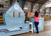 La máquina instalada en la estación de la Metrovía es una de las cien que se ubicará en la ciudad.