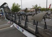 Una volqueta con el balde alzado colapsó con un puente en la autopista Narcisa de Jesús, en noviembre de 2017.