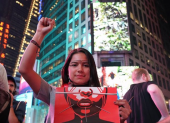 Helena Gualinga durante una manifestación realizada en septiembre en la ciudad de Nueva York, donde exigían a los gobiernos acciones para combatir el cambio climático