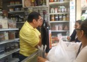Guayaquil. Decenas de personas compraban ayer frutos secos para las cenas, en El Paraíso de las Especias.