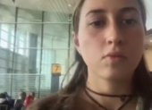 Alena Paliakova lleva cuatro días retenida en el aeropuerto de la ciudad.
