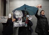 Los partidarios de Assange protestaron frente a la Corte de Magistrados de Westminster, en el centro de Londres, este viernes 20 de diciembre.
