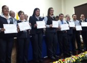 Una treintena de maestros y personal administrativo recibió reconocimientos.