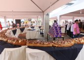 La rosca fue elaborada desde el jueves por 50 personas y mide 20 metros.
