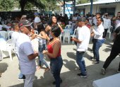 Las familias y los jóvenes en proceso de rehabilitación festejan el avance de la terapia.