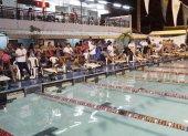Nadadores de todo el país iniciaron el año de competencias en el club Jorge Delgado Panchana.