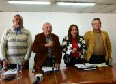 Alfonzo Yanez (c) anuncia que tomaran acciones de lucha contra el incumplimiento del Gobierno