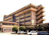Edificio de la Sociedad de la Lucha contra el Cáncer (SOLCA).