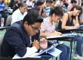 Miles de bachilleres, graduados en años anteriores, rindieron la prueba en la sede del Tecnológico Espíritu Santo.