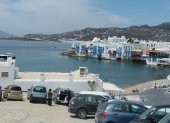 Mykonos es una de las islas más visitadas del mundo por su belleza natural y ambiente cosmopolita.