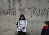 Lahore. Una niña participa en una marcha reciente en Pakistán.

 FILES-US-IRAN-SANCTION-SECURITY-DIPLOMACY