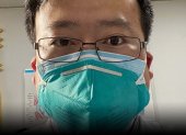 WUHAN. El médico que denunció el contagio de siete pacientes, es desde el viernes pasado, uno de los casos de coronavirus.