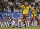Imagen del partido entre Aucas y Vélez, en Argentina.