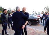 El técnico de la Tricolor, Jordi Cruyff, a su arribo a la Casa de la Selección.