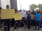 Estudiantes de varios colegios protestaron porque deberán repetir la evaluación que rindieron en enero pasado.
