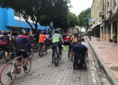 Masa Crítica realiza constantes recorridos en bicicleta por la ciudad.