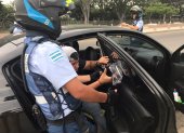 Se sancionó con una muleta de 100 dólares a 30 conductores por infracciones como mantener en las ventanas del carro películas antisolares.
